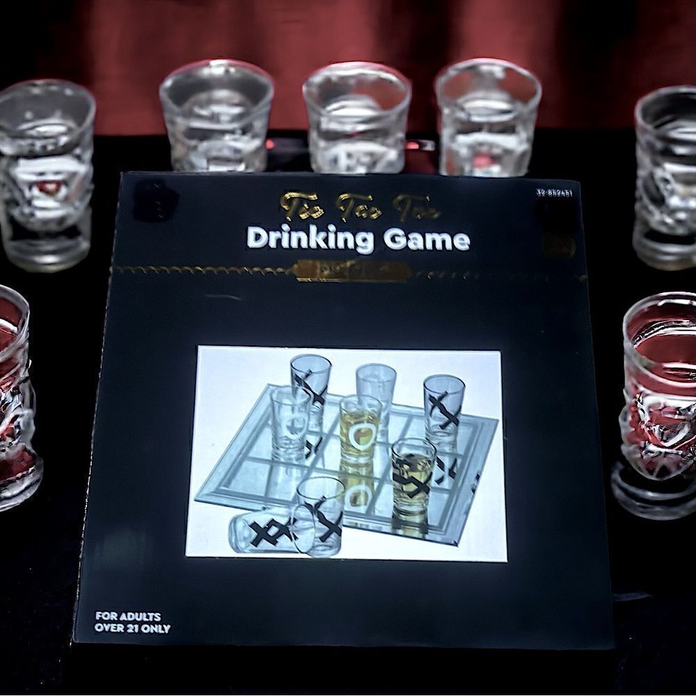 TIC-TAC-TOE l 10-piece Adult Drinking Game l Glass l Hone, Bar, Game Room l NIB